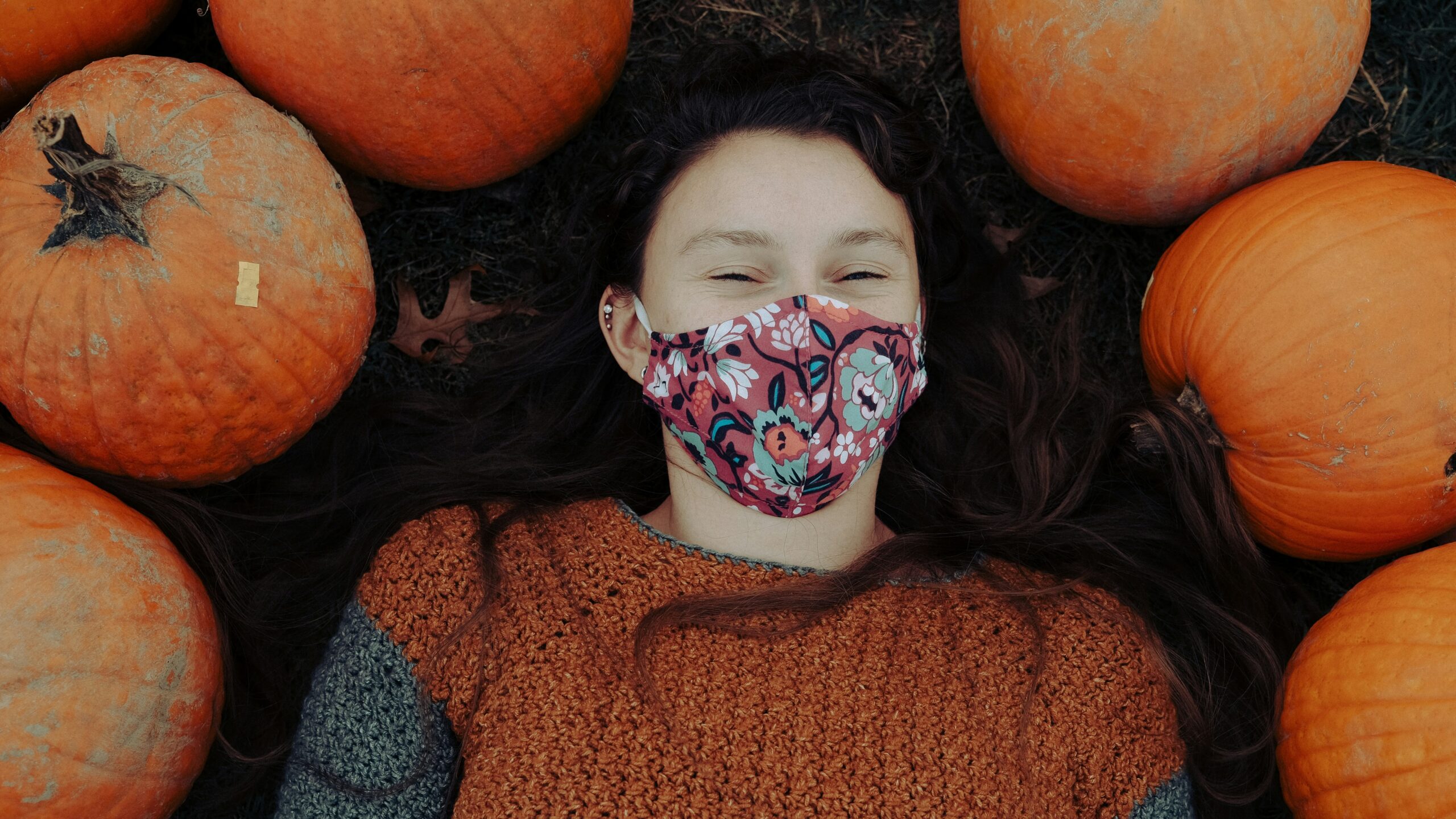DIY face mask made from organic papaya and honey