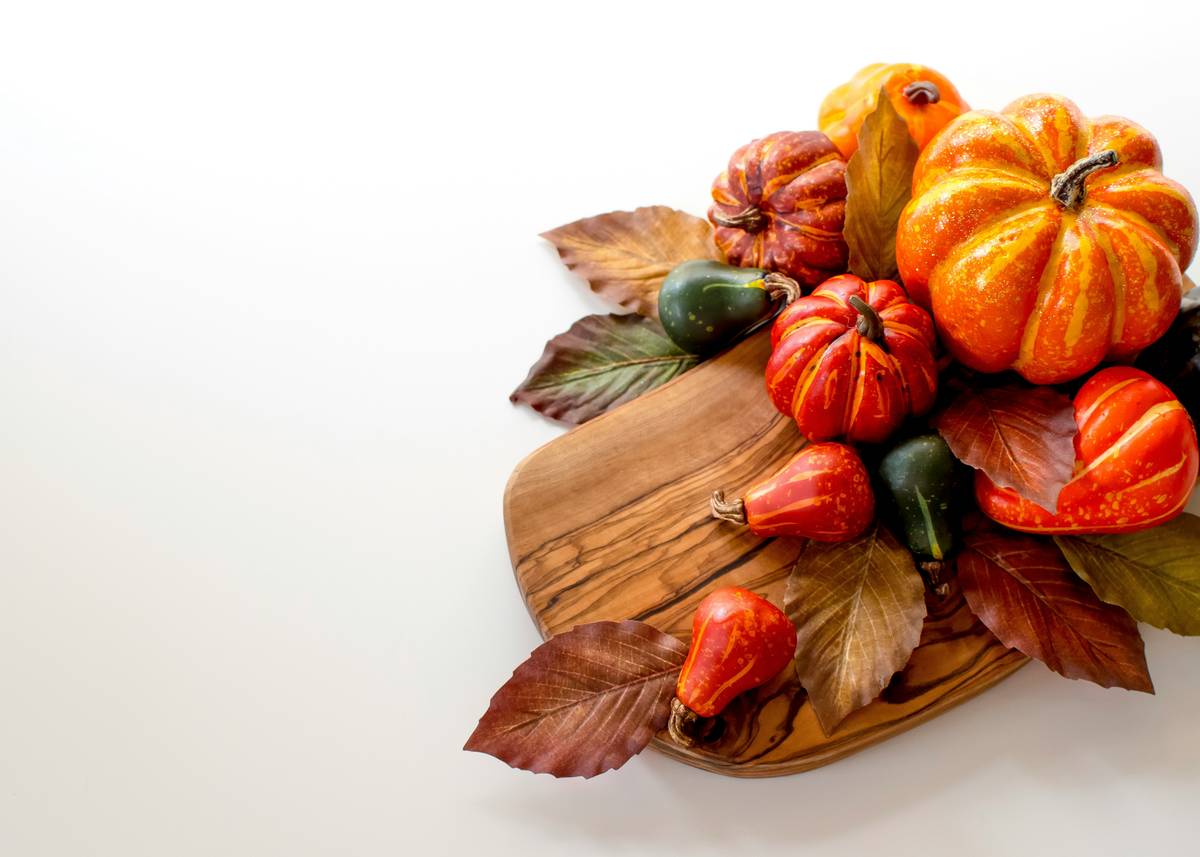 Infographic showing the link between healthy foods and great skin.