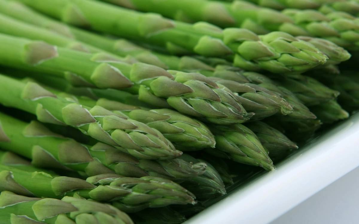 How Fresh Organic Asparagus Can Transform Your Skin (Yes, Really)